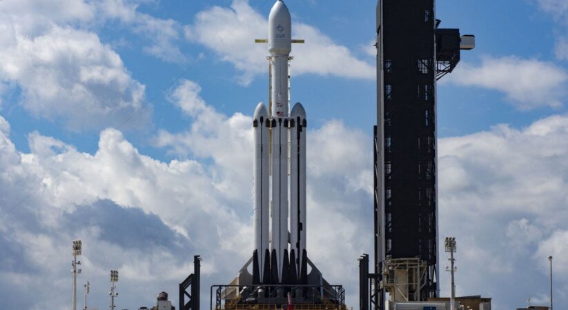 In 2024, NASA picks SpaceX Falcon Heavy for $332M mission to dispatch lunar Gateway parts