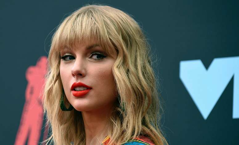 Taylor Swift drops mysterious video for re-release of ‘Red’