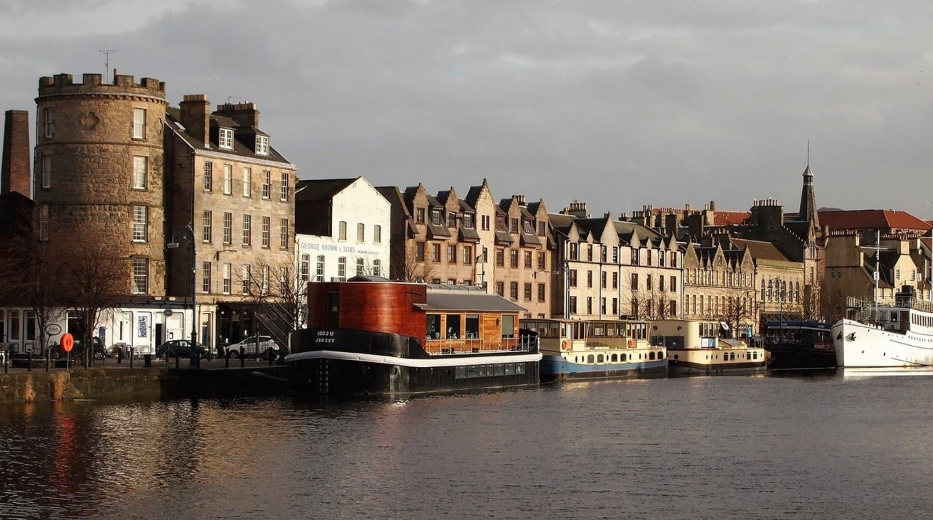 iPhone recuperated from Edinburgh waterway after year submerged