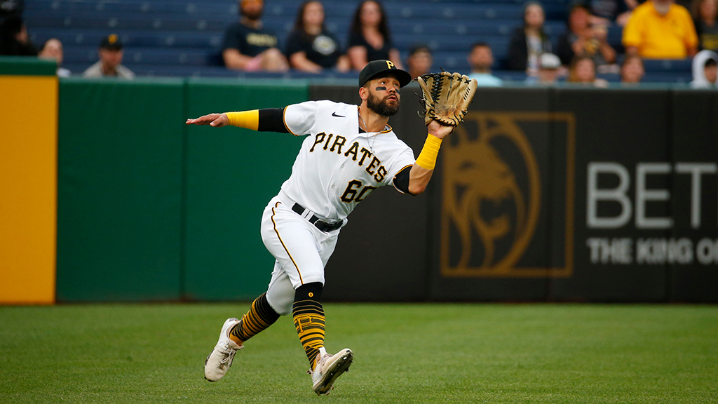 Pittsburgh Pirates sign Yoshi Tsutsugo, assign John Nogowski, Ka’ai Tom for assignment