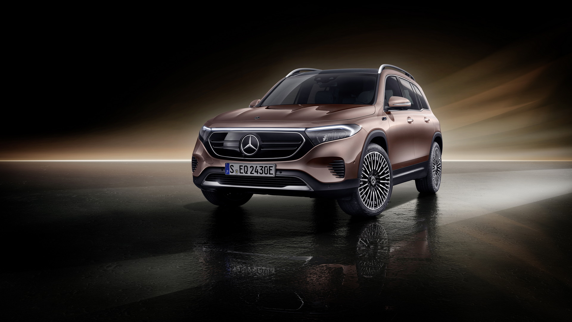 2022 Mercedes-Benz EQB electric SUV shows up in Europe, U.S. sales affirmed